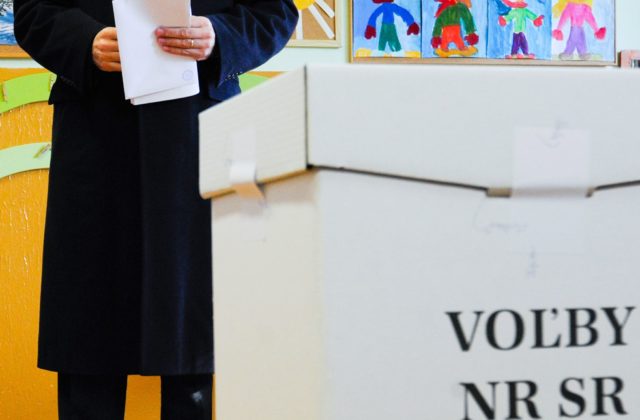 Voľby by jednoznačne vyhral Hlas v závese so Smerom, OĽaNO by predbehla aj strana SaS