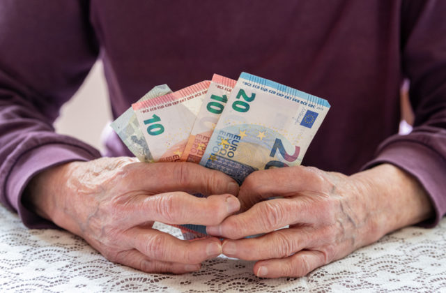 Sociálna poisťovňa vyplatila viac dôchodkov ako vlani, penzisti v priemere dostávajú 460 eur