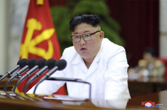 Kim Čong-un sa verejnosti poďakoval za dôveru, občanom rozposlal pohľadnice