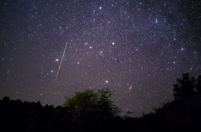 V decembri môžete pozorovať dva meteorické roje, Vianoce budú s kométou