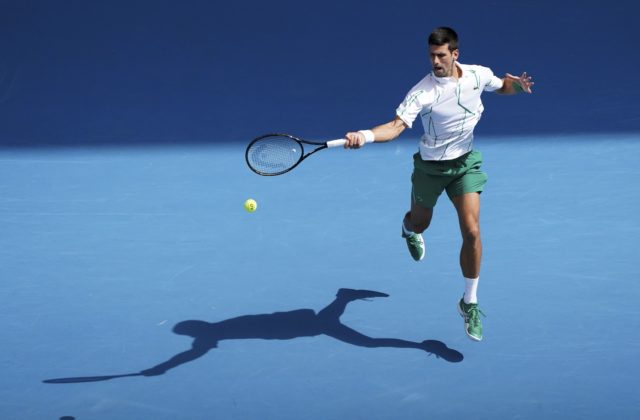Djokovič sa pri podaní inšpiroval Ivaniševičom a suverénne postúpil do osemfinále Australian Open (video)