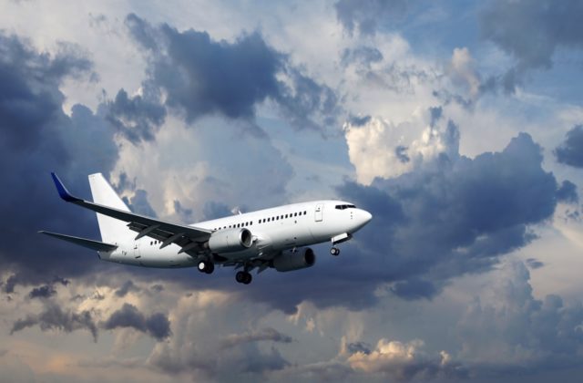 Raketová paľba takmer zasiahla civilný Airbus A320, musel zmeniť svoju trasu