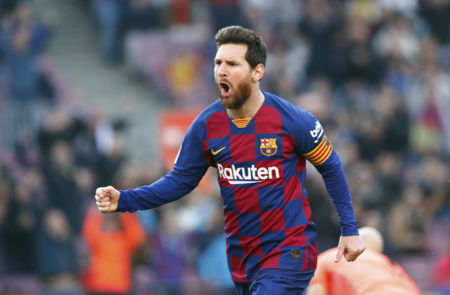 FC Barcelona je späť na čele La Ligy vďaka Messimu a pomohol jej aj systém VAR
