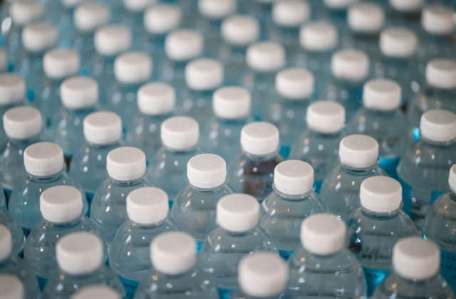 Čo prinesie zálohovanie plastových fliaš?