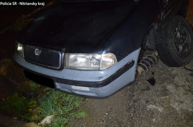 Opitý sadol do cudzieho auta, ktoré následne pri havárii zdecimoval (foto)