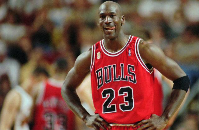Topánky Michaela Jordana, v ktorých predviedol ničivý smeč, vydražili za rekordnú sumu