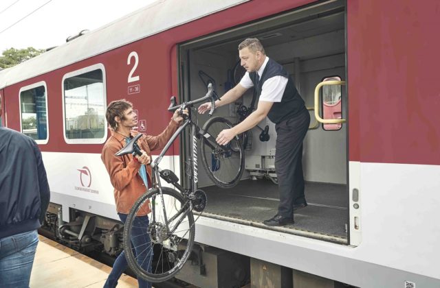Dobrá správa pre cyklistov! ZSSK ruší miestenky pre bicykle vo vlakoch RR a zvyšuje bicyklové kapacity