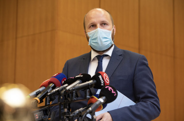 Unikli fotografie zo zdravotného záznamu Lučanského, minister Naď sľubuje odmenu za informácie