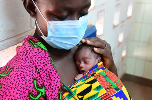 COVID – 19 výrazne zasiahol už beztak slabé zdravotnícke systémy v rozvojových krajinách –  bez rýchlej reakcie pribudne denne 6 000 mŕtvych detí, ktoré ešte nedosiahli vek 5 rokov