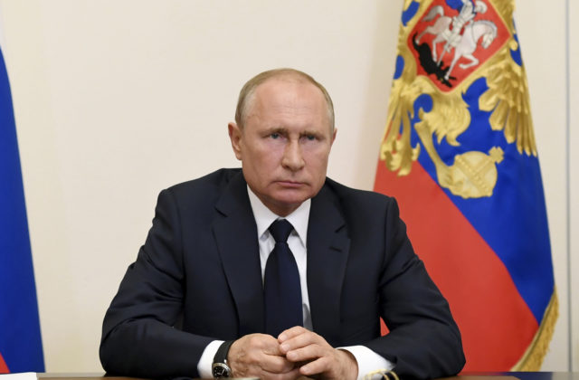 Putin zopakoval svoje požiadavky voči NATO a varoval Ukrajinu, ruský tlak podporil testami hypersonických striel