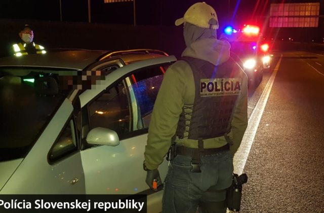 Polícia zadržala na hraniciach päť sýrskych migrantov, Slovensko nebolo ich cieľom (foto)