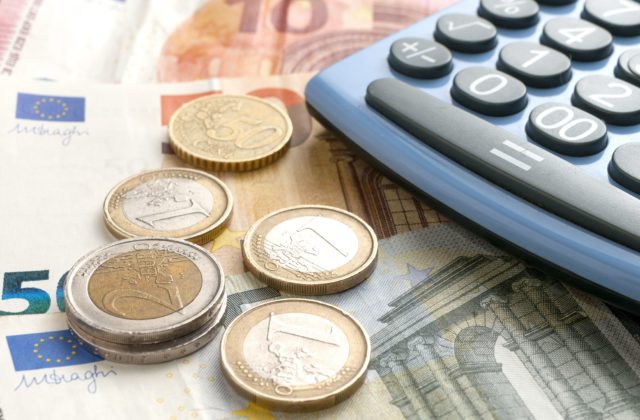 Čisté mzdy Slovákov mierne stúpnu, nezdaniteľná čiastka sa zvýši o takmer sto eur