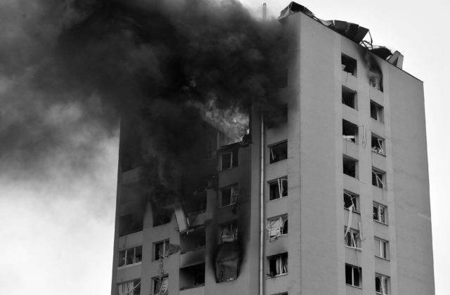 Ministerstvo obrany ocenilo vojakov, ktorí pomáhali po výbuchu bytovky v Prešove