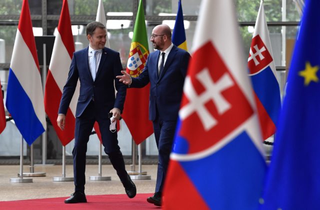 Lídri EÚ v Bruseli rokujú o financiách na obnovu po koronakríze, dohoda je dôležitá aj pre Slovensko