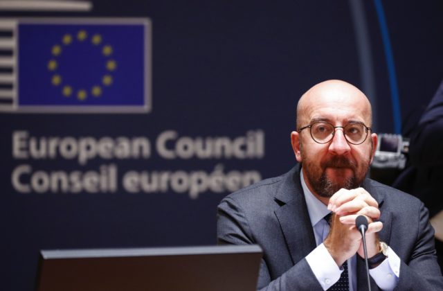 Šéf Európskej rady na summite EÚ navrhol zmenšiť objem grantov z fondu obnovy o 50 miliárd eur