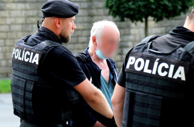 Starého muža, ktorý v Banskej Bystrici zastrelil iného muža, obvinila polícia z vraždy