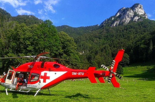 Po českú turistku musel do Západných Tatier letieť vrtuľník, žena sa pošmykla a spadla na skaly