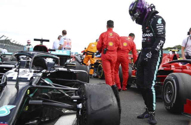 Pirelli už pozná dôvod prasknutých pneumatík v Silverstone, do ďalšej Veľkej ceny musí spraviť zmeny