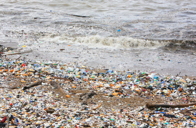 V Atlantickom oceáne je obrovské množstvo mikroplastov, môžu vážiť až 21 miliónov ton