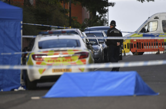 Napadnutie nožom v Birminghame neprežil jeden muž, malo sa začať ako veľká bitka