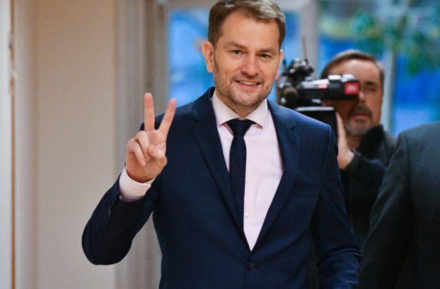 Premiér Matovič aj minister Naď mali negatívne testy na koronavírus