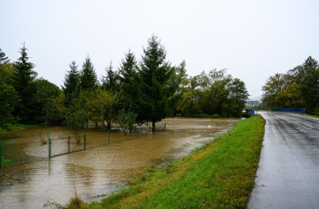 Na väčšine Slovenska hrozia povodne, meteorológovia vydali výstrahy tretieho stupňa