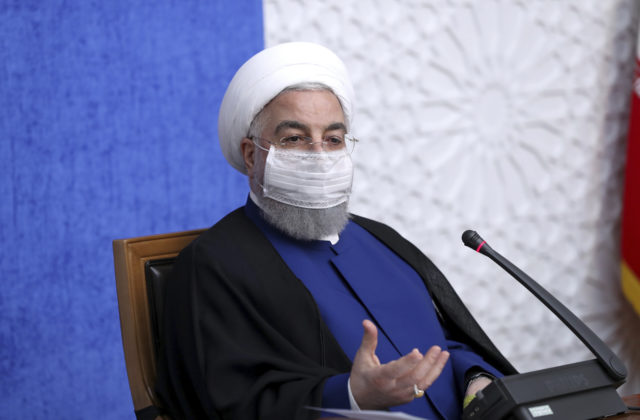 USA by mali vynahradiť minulé chyby a vrátiť sa k jadrovej dohode, iránsky prezident vyzval Bidena