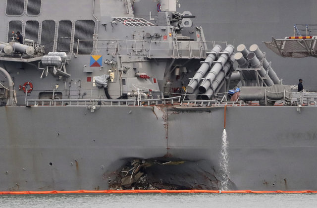 Ruská vojnová loď prenasledovala americký torpédoborec, hrozila mu aj nárazom