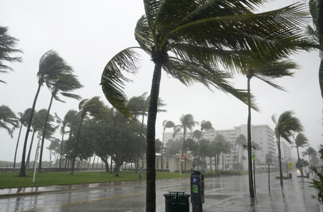 Na Mexické pobrežie mieri tropická búrka Nora, mohla by zosilnieť na hurikán