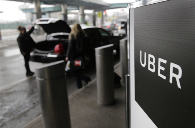 Firma Uber bola v treťom kvartáli stratová. Viac sa darilo donáške potravín, než preprave osôb
