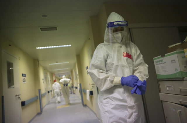 V Portugalsku predĺžili núdzový stav, odborníci očakávajú vrchol pandémie