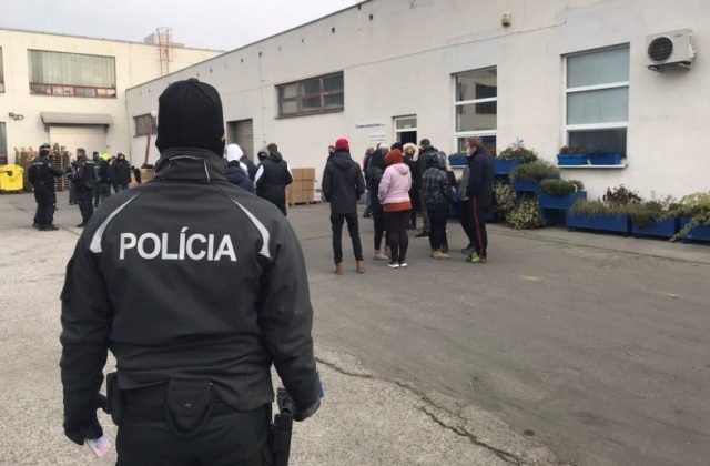 Polícia sa zamerala na nelegálnu prácu v bratislavskej firme, vyhostila piatich Ukrajincov