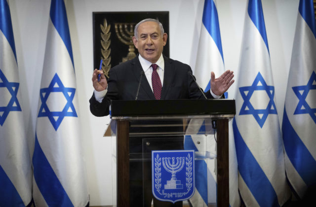 Izrael čakajú nové parlamentné voľby, Netanjahu sa postaví proti populárnemu Saarovi