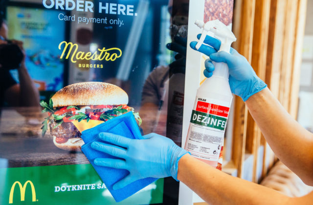 Prieskum, ako Slováci vnímajú hygienické opatrenia, odhalil prvenstvo McDonald’s