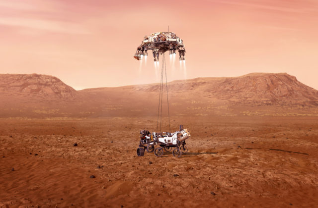 Rover Perseverance pristál na Marse a poslal prvé zábery, bude hľadať dôkazy o živote (video)