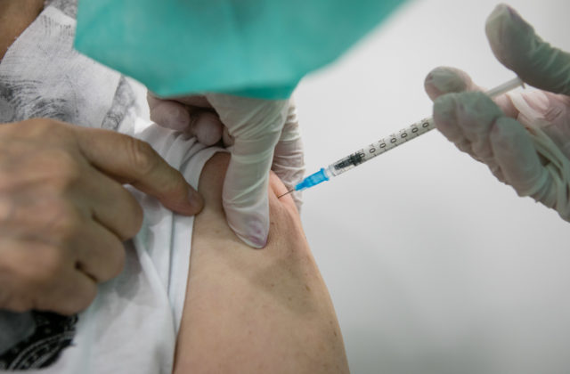 Slovensko, Česko a Rakúsko sú za čo najrýchlejšie dodanie bezpečných vakcín do štátov EÚ
