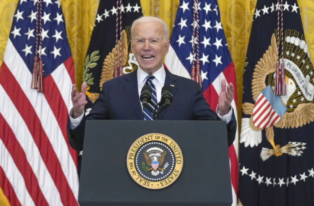 Prezident USA Biden sa chce v roku 2024 usilovať o znovuzvolenie, problémom by mohol byť jeho vek