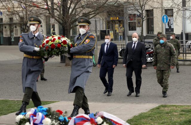 Minister obrany Naď si pripomenul výročie oslobodenia Bratislavy