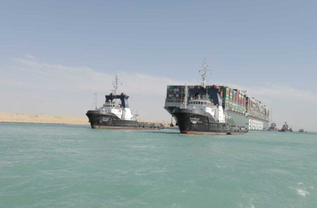 Konanie v prípade blokády Suezskeho prieplavu nákladnou loďou súd odročil