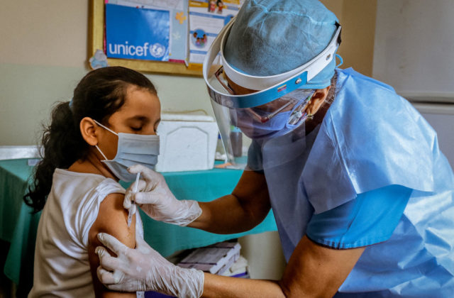 Vyslanec dobrej vôle UNICEF, David Beckham vyzýva k vakcinácii počas Svetového týždňa očkovania 2021