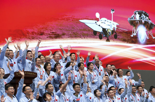 Na Marse po prvý raz pristál čínsky rover, bude hľadať dôkazy o živote (video)