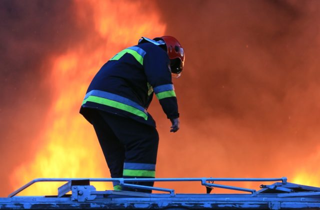 Rodinný dom vo Vyšnej Polianke nadránom zachvátil požiar, príčinu už vyšetrujú