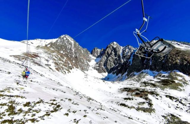 Na Slovensku sa lyžuje už len v Lomnickom sedle, zjazdovky však nebudú upravovať