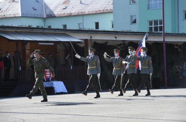 V Martine zložilo vojenskú prísahu 102 nových vojakov, čoraz väčší záujem majú mladí ľudia (video)