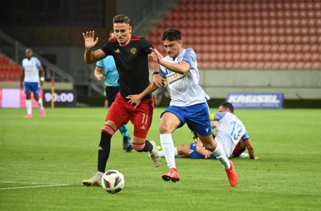 Futbalisti Spartaka Trnava sa vyhli blamáži, v Európskej konferenčnej lige tesne porazili Mostu FC z Malty