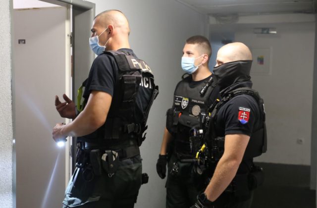 Policajti zasahovali v Piešťanoch i Myjave proti nelegálnemu pobytu cudzincov