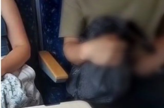 Muž masturboval pred ostatnými cestujúcimi vo vlaku do Bratislavy, hrozí mu trojročný pobyt za mrežami