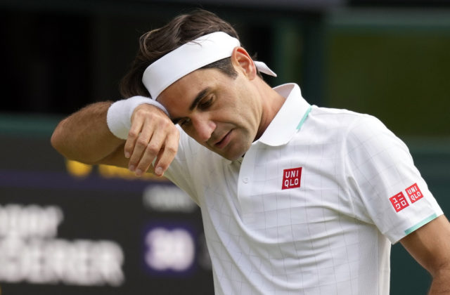 Roger Federer zavesí tenisovú raketu na klinec, chcel sa vrátiť na okruh ATP no zdravotný stav mu to znemožnil