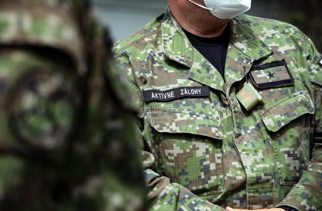 Ozbrojené sily utlmili plánovaný výcvik, vojaci boli nasadení na pomoc zdravotníctvu