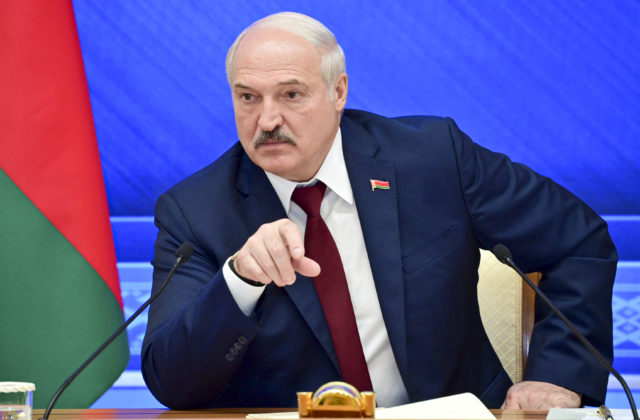 Lukašenko reaguje na kroky NATO, Rusku ponúka umiestnenie jadrových zbraní v Bielorusku